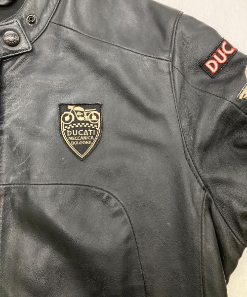DUCATI BY DAiNESE（ドゥカティ バイ ダイネーゼ）DUCATI BY DAiNESE (ドゥカティ バイ ダイネーゼ) ワッペンバイカーレザージャケット ブラック サイズ:48の古着・服飾アイテム