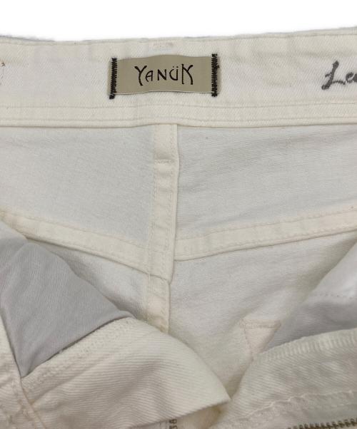 YANUK（ヤヌーク）YANUK (ヤヌーク) 別注 LEA ストレートホワイトデニム ホワイト サイズ:24の古着・服飾アイテム