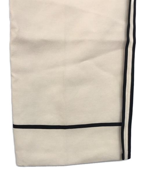 UNITED TOKYO（ユナイテッドトーキョー）UNITED TOKYO (ユナイテッドトウキョウ) バックサイドディテールテーパード ベージュ サイズ:SIZE　2の古着・服飾アイテム