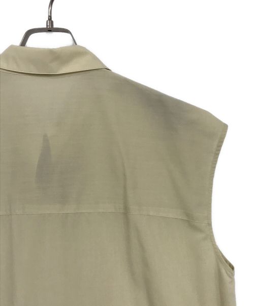 Mila Owen（ミラオーウェン）Mila Owen (ミラオーウェン) ノースリーブシャツ ベージュ サイズ:size 0の古着・服飾アイテム