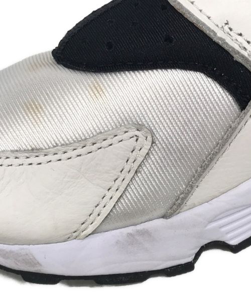 NIKE（ナイキ）NIKE (ナイキ) AIR HUARACHE RUN 91 QS（エアハラチ） ホワイト×パープル サイズ:USM8.5の古着・服飾アイテム