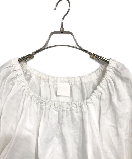 KALNA（カルナ）KALNA (カルナ) ギャザーオフショルダーブラウス ホワイトの古着・服飾アイテム