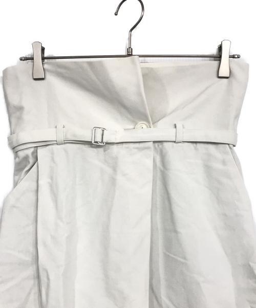 ENFOLD（エンフォルド）ENFOLD (エンフォルド) ベルト付スカート ホワイト サイズ:36の古着・服飾アイテム