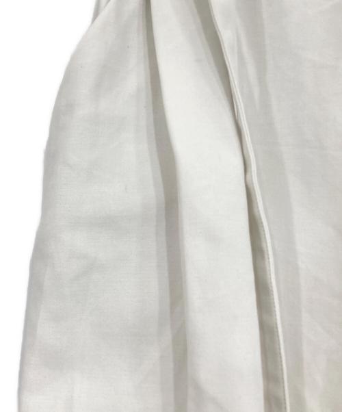 ENFOLD（エンフォルド）ENFOLD (エンフォルド) ベルト付スカート ホワイト サイズ:36の古着・服飾アイテム