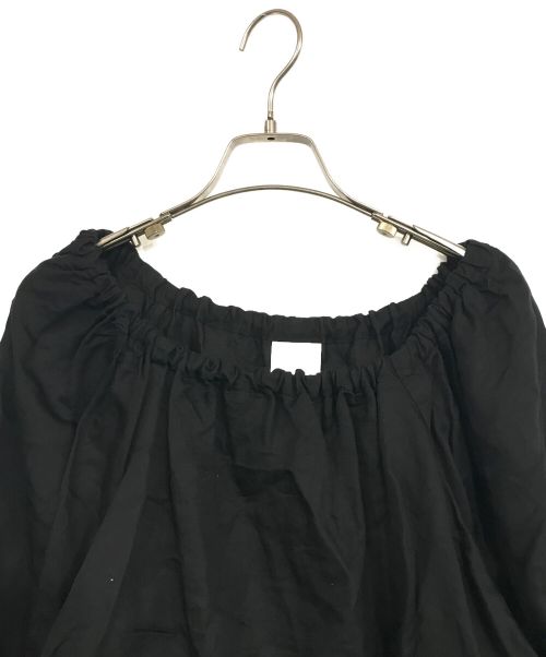KALNA（カルナ）KALNA (カルナ) ギャザーオフショルダーブラウス ブラックの古着・服飾アイテム