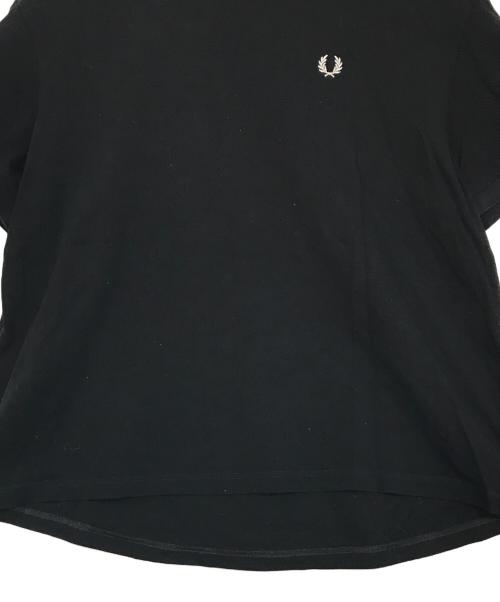 FRED PERRY（フレッドペリー）FRED PERRY (フレッドペリー) オーバーサイズロゴカットソー ブラック サイズ:10の古着・服飾アイテム