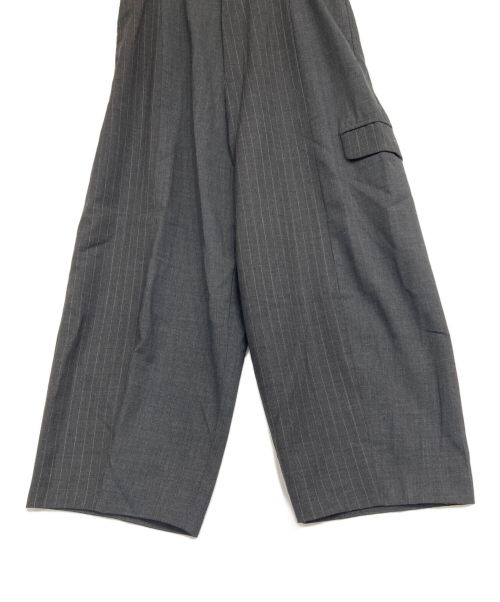 My Beautiful Landlet（マイビューティフルランドレット）My Beautiful Landlet (マイビューティフルランドレット) tropical wool pin stripe mix wide pants グレーの古着・服飾アイテム