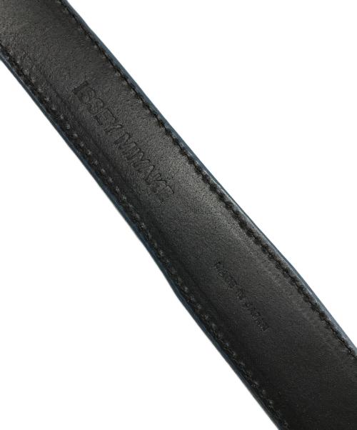 ISSEY MIYAKE（イッセイミヤケ）ISSEY MIYAKE (イッセイミヤケ) ベルト ブルーの古着・服飾アイテム