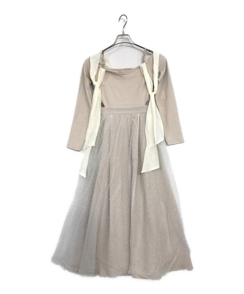 Resexxy（リゼクシー）RESEXXY (リゼクシー) シャイニーフレアワンピース ベージュ サイズ:FREEの古着・服飾アイテム