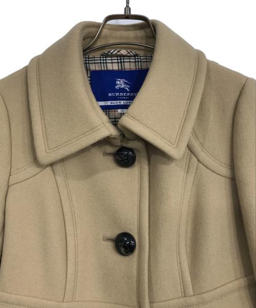 BURBERRY BLUE LABEL（バーバリーロンドンブルーレーベル）BURBERRY BLUE LABEL (バーバリーブルーレーベル) シングルフレアコート ベージュ サイズ:38の古着・服飾アイテム