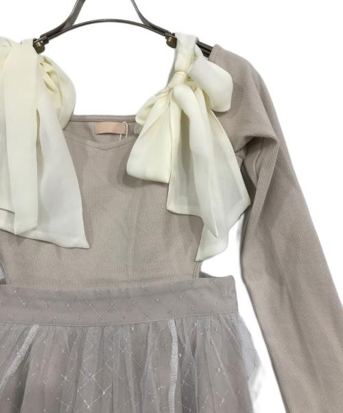 Resexxy（リゼクシー）RESEXXY (リゼクシー) シャイニーフレアワンピース ベージュ サイズ:FREEの古着・服飾アイテム