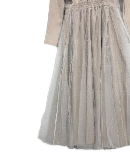 Resexxy（リゼクシー）RESEXXY (リゼクシー) シャイニーフレアワンピース ベージュ サイズ:FREEの古着・服飾アイテム