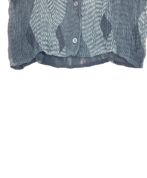 ISSEY MIYAKE（イッセイミヤケ）ISSEY MIYAKE (イッセイミヤケ) プリーツシャツ グレー サイズ:2の古着・服飾アイテム