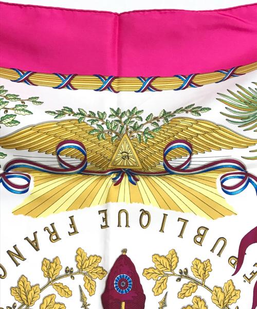 HERMES（エルメス）HERMES (エルメス) LIBERTE EGALITE FRATERNITE REPUBLIQUE FRANCAISE カレ90 ピンクの古着・服飾アイテム