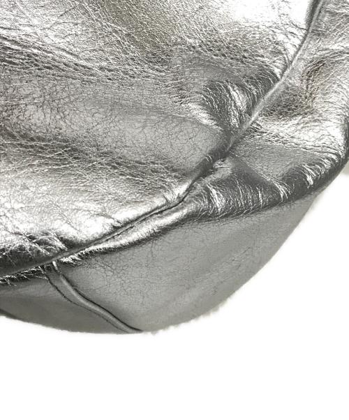 russet（ラシット）russet (ラシット) ソフトレザーラウンドショルダーバッグ シルバーの古着・服飾アイテム