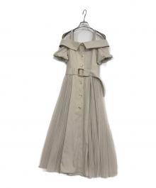 Resexxy（リゼクシー）の古着「オフショルプリーツワンピース」｜ベージュ