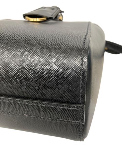 PRADA（プラダ）PRADA (プラダ) SAFFIANO SOFT　2WAYショルダーバッグ ブラックの古着・服飾アイテム