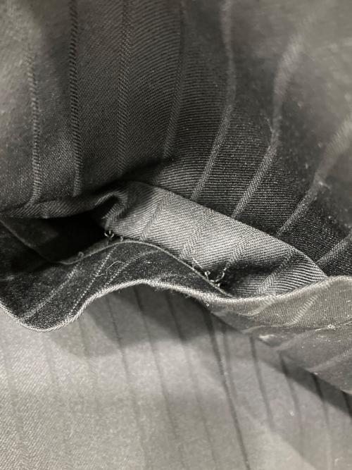 ARMANI COLLEZIONI（アルマーニ コレツィオーニ）ARMANI COLLEZIONI (アルマーニ コレツィオーニ) テーラードジャケット ブラック サイズ:48の古着・服飾アイテム