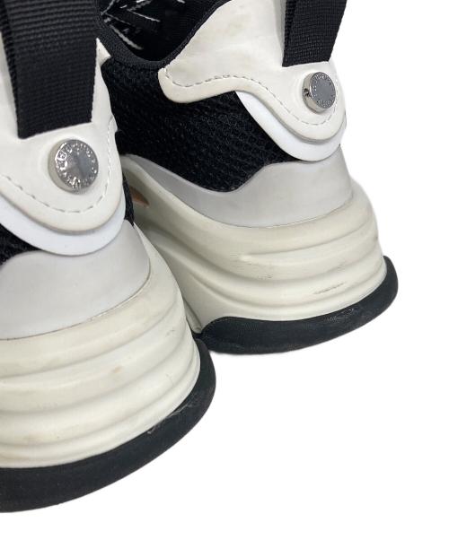 STEVE MADDEN（スティーブマデン）STEVE MADDEN (スティーブマデン) 厚底スニーカー ホワイト×ブラック サイズ:6.5の古着・服飾アイテム