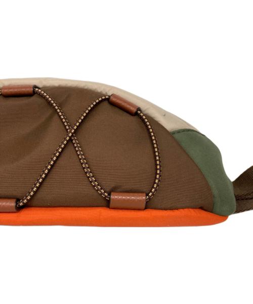 MONCLER（モンクレール）MONCLER (モンクレール) Grenoble BELT BAG/グルノーブルベルトバッグ ベージュ×グリーンの古着・服飾アイテム