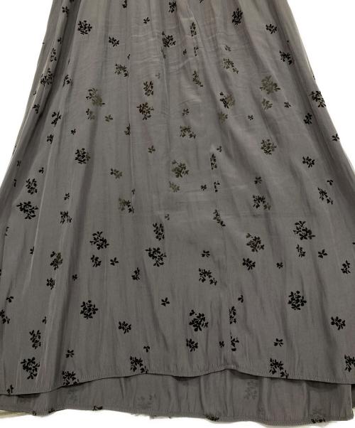 UNTITLED（アンタイトル）UNTITLED (アンタイトル) 小花柄ハイネックワンピース グレー サイズ:Sの古着・服飾アイテム
