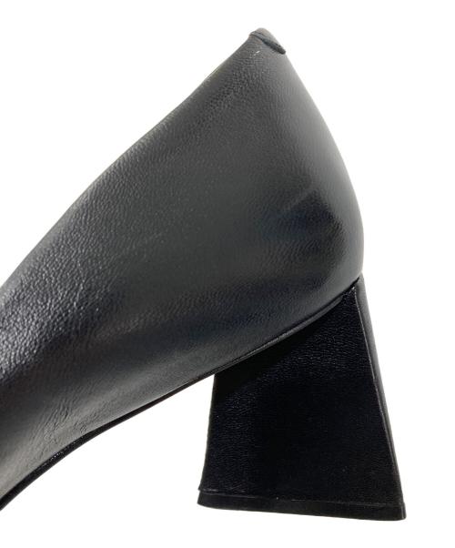 CARRANO（カラーノ）CARRANO (カラーノ) トライアングルヒールポインテッドパンプス ブラック サイズ:US7の古着・服飾アイテム