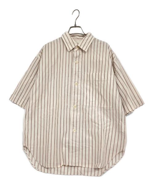 MHL（エムエイチエル）MHL (エムエイチエル) DRY COTTON STRIPE SS SHIRTS/半袖シャツ ベージュ×レッド サイズ:Sの古着・服飾アイテム