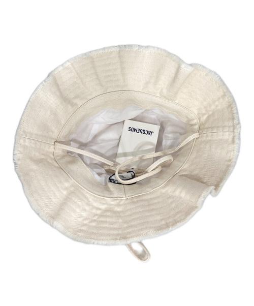 jacquemus（ジャックムス）jacquemus (ジャックムス) Artichaut バケットハット アイボリーの古着・服飾アイテム