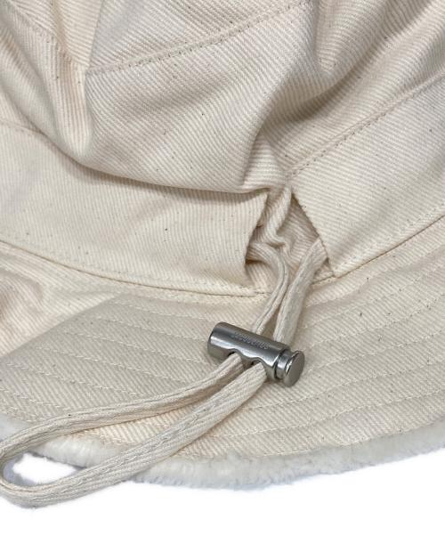 jacquemus（ジャックムス）jacquemus (ジャックムス) Artichaut バケットハット アイボリーの古着・服飾アイテム