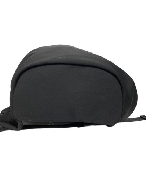 UN METRE（アンメートルプロダクションズ）UN METRE (アンメートルプロダクションズ) Yohji Yamamoto pour homme (ヨウジヤマモト プールオム) WOOL GABARDINE/NYLON TUCK BACKPACK ブラックの古着・服飾アイテム