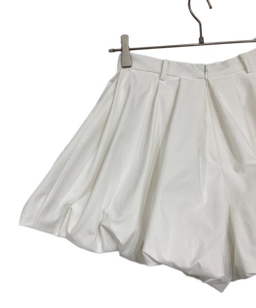 Snidel（スナイデル）Snidel (スナイデル) バルーンミニスコート ホワイト 未使用品の古着・服飾アイテム