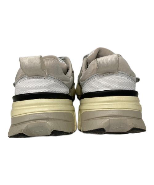 NIKE（ナイキ）NIKE (ナイキ) V2K Run Women's グレー サイズ:US9の古着・服飾アイテム