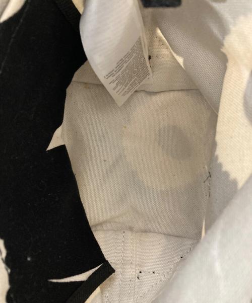 marimekko（マリメッコ）marimekko (マリメッコ) ウニッコショルダーバッグ ホワイト×ブラックの古着・服飾アイテム