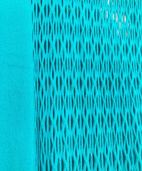 ISSEY MIYAKE（イッセイミヤケ）ISSEY MIYAKE (イッセイミヤケ) メッシュニットノースリーブワンピース ブルー サイズ:2の古着・服飾アイテム