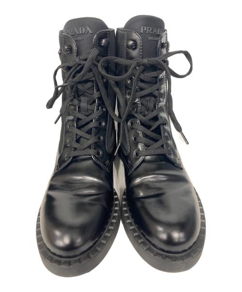 PRADA（プラダ）PRADA (プラダ) Re Nylon トライアングルロゴ ブラッシュドレザー レースアップ ショートブーツ ブラック サイズ:37 1/2の古着・服飾アイテム