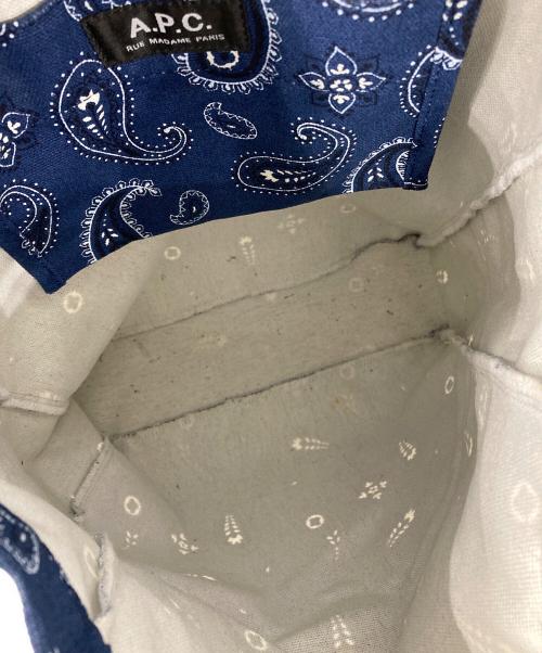 A.P.C.（アーペーセー）A.P.C. (アーペーセー) ペイズリー柄トートバッグ ネイビーの古着・服飾アイテム