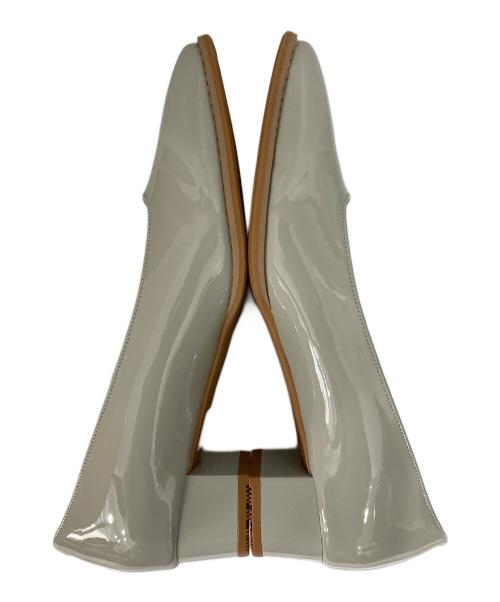 卑弥呼（ヒミコ）卑弥呼 (ヒミコ) スクエアトゥエナメルパンプス グレー サイズ:24の古着・服飾アイテム