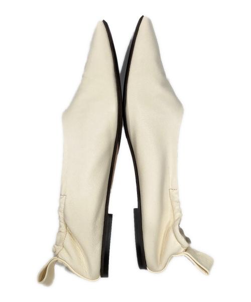 2.718（ニーテンナナイチハチ）2.718 (ニーテンナナイチハチ) スクエアトゥーパンプス アイボリー サイズ:37の古着・服飾アイテム