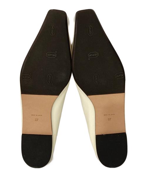 2.718（ニーテンナナイチハチ）2.718 (ニーテンナナイチハチ) スクエアトゥーパンプス アイボリー サイズ:37の古着・服飾アイテム