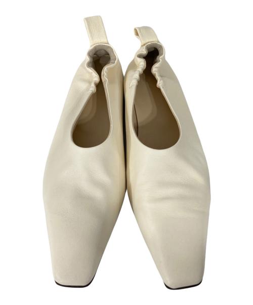 2.718（ニーテンナナイチハチ）2.718 (ニーテンナナイチハチ) スクエアトゥーパンプス アイボリー サイズ:37の古着・服飾アイテム