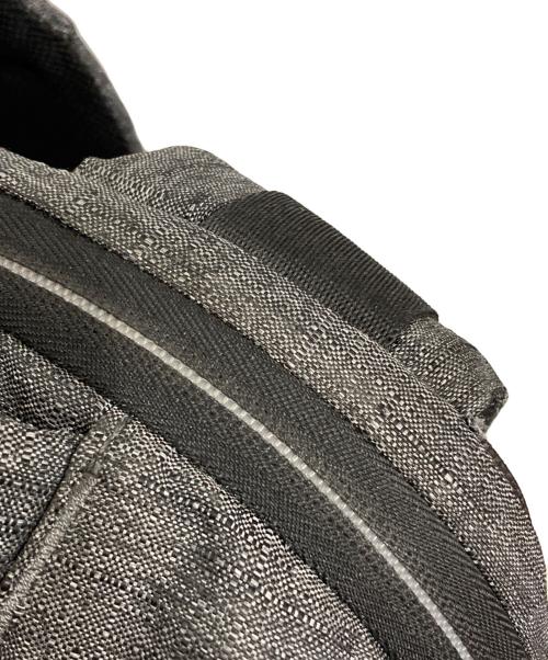 Incase（インケース）Incase (インケース) バックパック グレーの古着・服飾アイテム