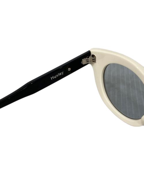 sacai（サカイ）sacai (サカイ) NATIVE SONS (ネイティブ サンズ) Huxleyサングラス ホワイト×ブラック サイズ:45.5□23.9の古着・服飾アイテム