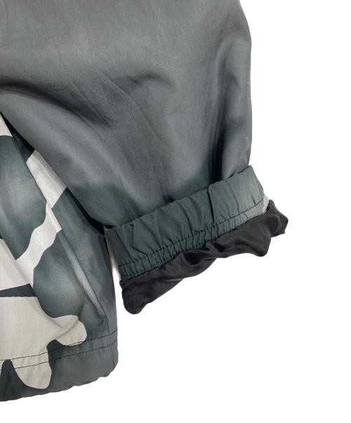 adidas（アディダス）adidas (アディダス) カモフラ柄コーチジャケット グレー サイズ:Lの古着・服飾アイテム