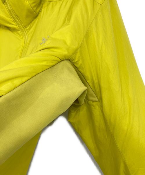 ARC'TERYX（アークテリクス）ARC'TERYX (アークテリクス) ATOM HOODY イエロー サイズ:Mの古着・服飾アイテム