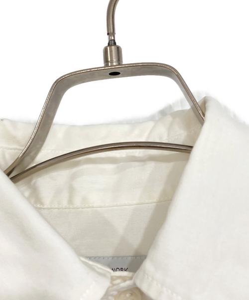 FRAMeWORK（フレームワーク）FRAMeWORK (フレームワーク) コットンレギュラーカラーシャツ ホワイト サイズ:記載なしの古着・服飾アイテム