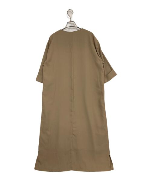 PLUS OTO.HA（プラスオトハ）PLUS OTO.HA (プラスオトハ) キーネックワンピース ベージュ サイズ:表記無しの古着・服飾アイテム