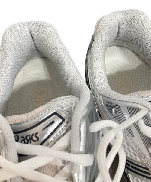 asics（アシックス）asics (アシックス) GEL-KAYANO 14 ホワイト×シルバー サイズ:UK8の古着・服飾アイテム