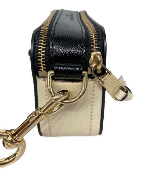 MARC JACOBS（マークジェイコブス）MARC JACOBS (マークジェイコブス) ザ スナップショット ベージュの古着・服飾アイテム