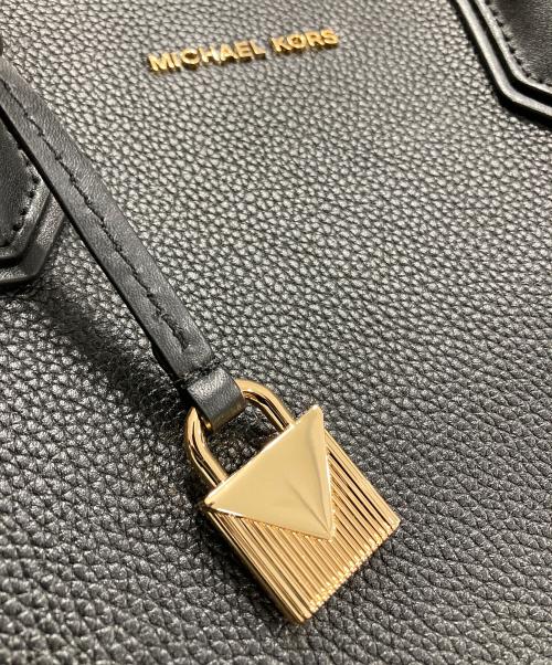 MICHAEL KORS（マイケル・コース）MICHAEL KORS (マイケルコース) Mercer Large Pebbled Leather Belted Satchel ブラックの古着・服飾アイテム