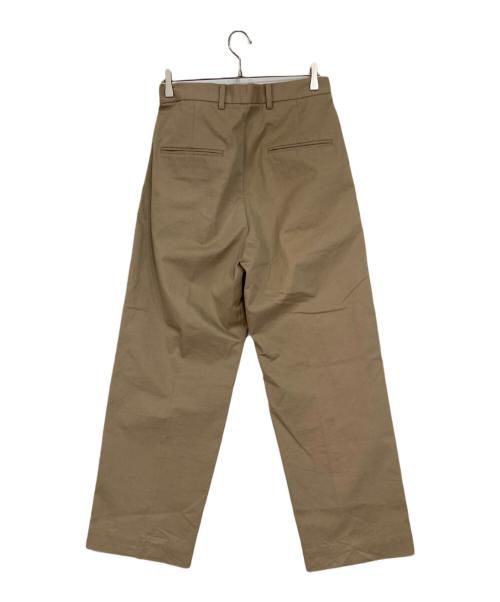 ATON（エイトン）ATON (エイトン) COTTON GABARDINE | TUCKED BELT PANTS ベージュ サイズ:02の古着・服飾アイテム